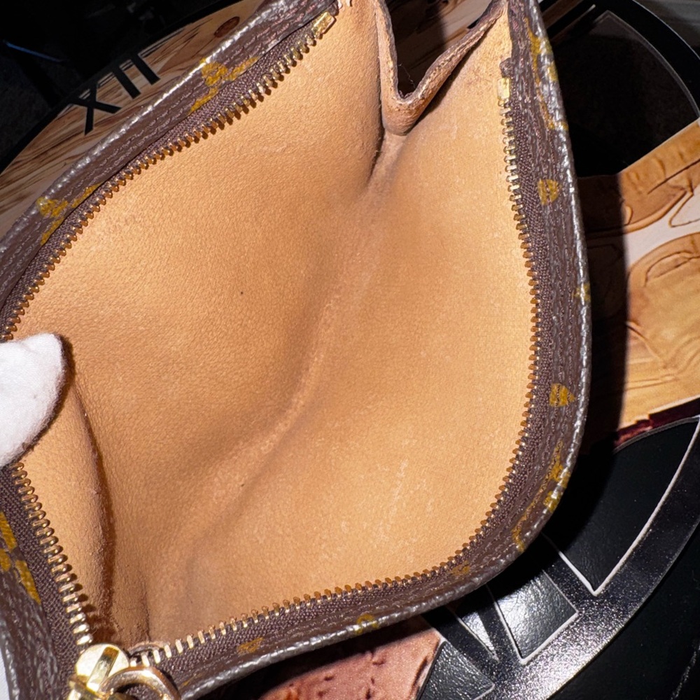 LOUIS VUITTON GM Monogram Pochette/Pouch Mini Bag. - Picture 10 of 13